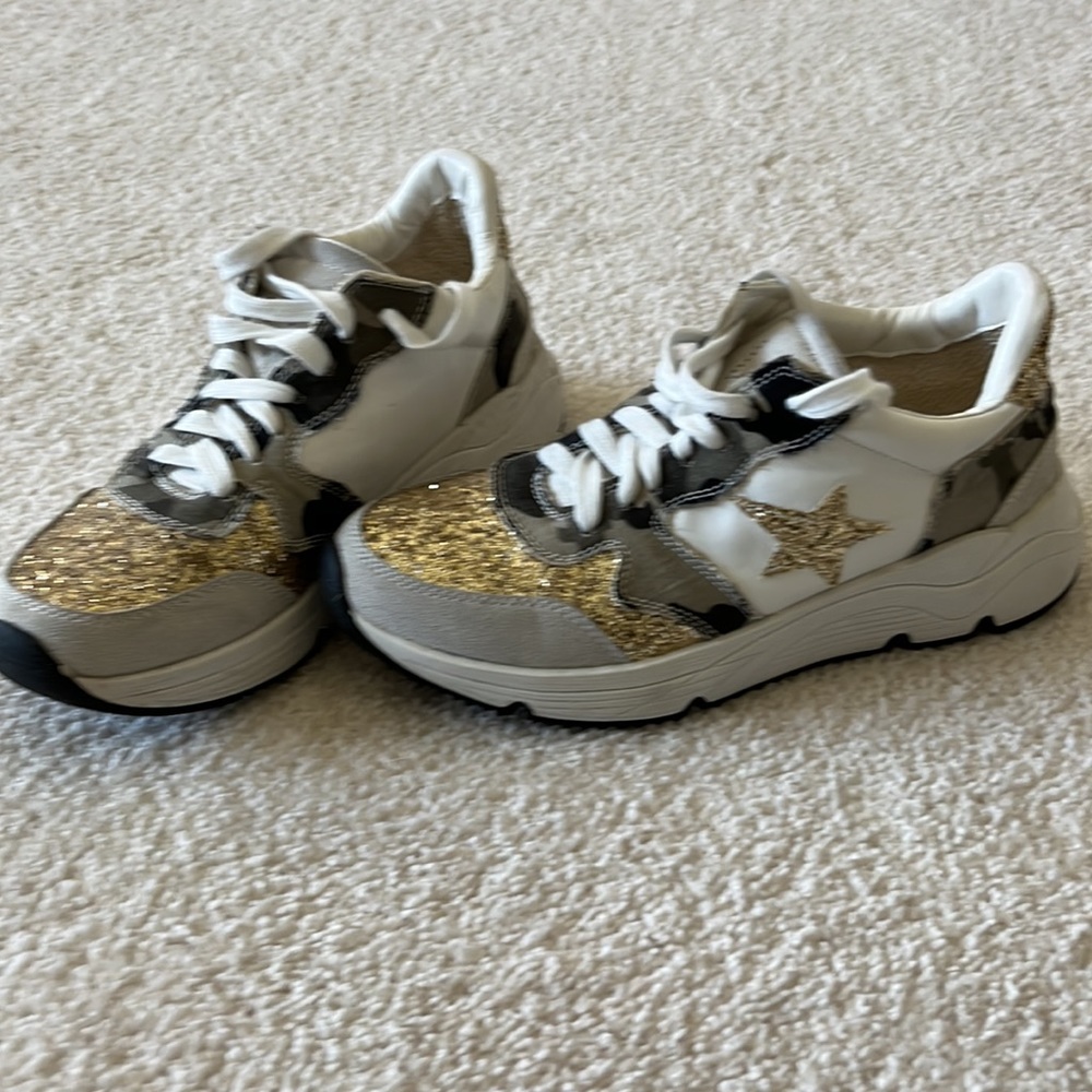 Vici sparkle camouflage sneakers